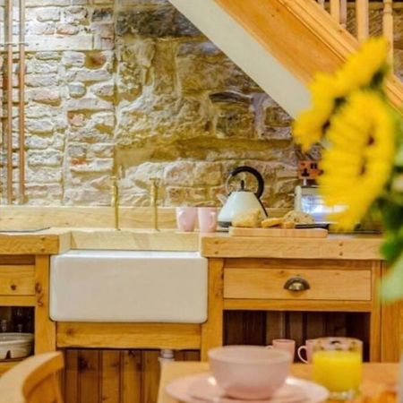 The Cow House - In The Heart Of Whitby Villa Екстериор снимка