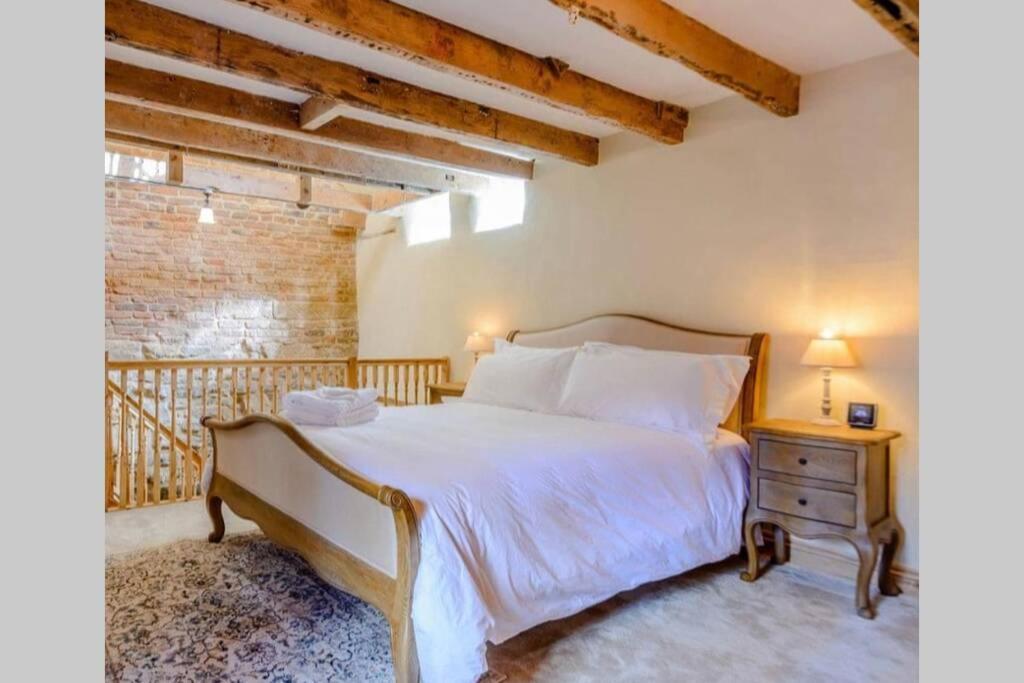 The Cow House - In The Heart Of Whitby Villa Екстериор снимка