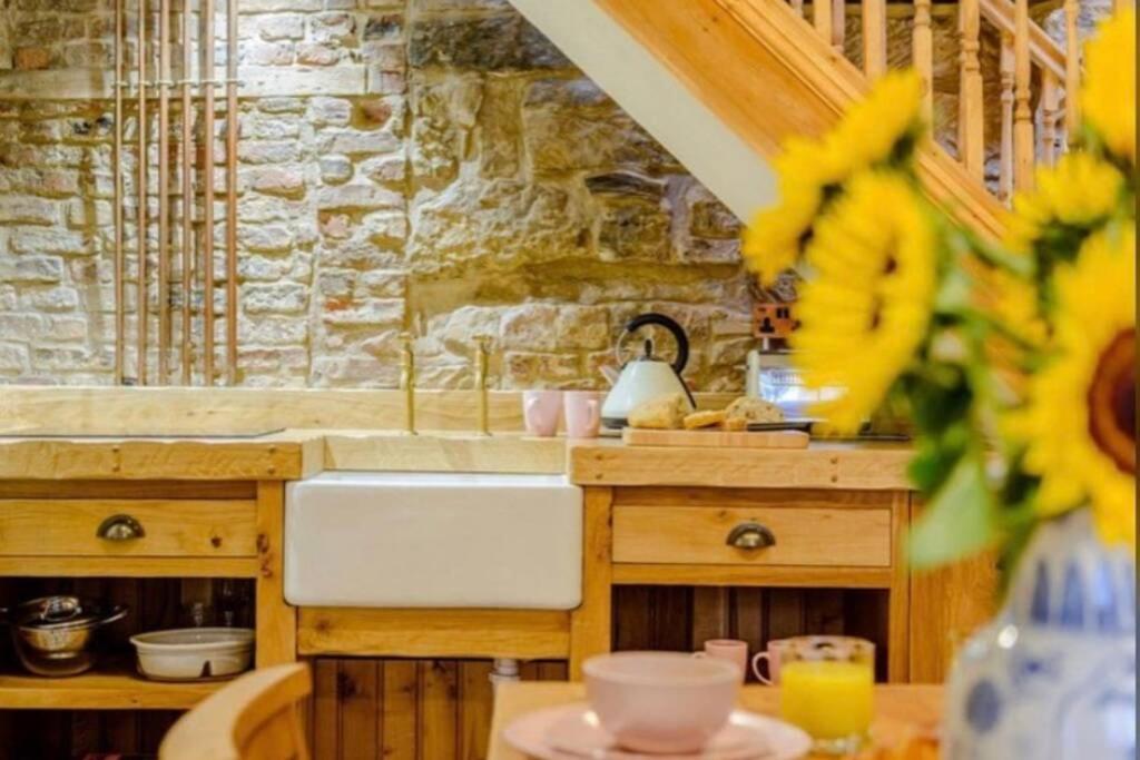 The Cow House - In The Heart Of Whitby Villa Екстериор снимка